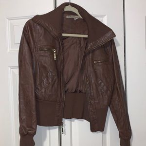 Brown fitted leather jacket